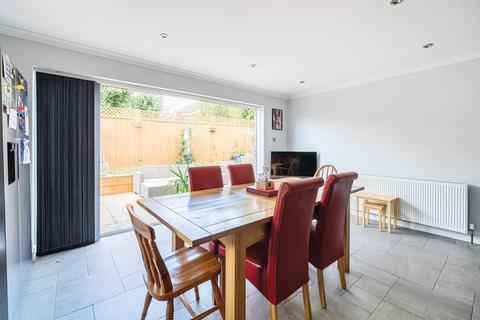 3 bedroom bungalow for sale, Crescent Close, Winchester, Hampshire