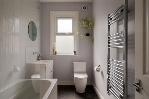 299 Francis Road, London, E10 6NW