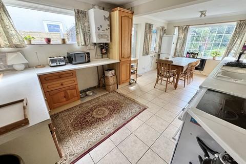 4 bedroom bungalow for sale, Flowers Drove, Lytchett Matravers, Poole, BH16