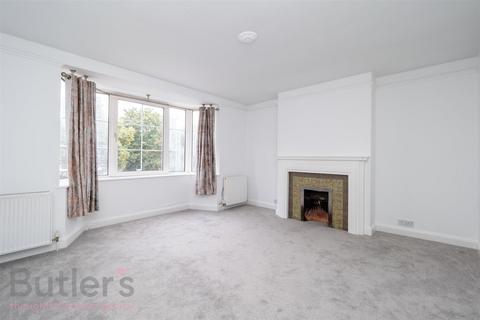 3 bedroom flat to rent, Brighton Road, Sutton