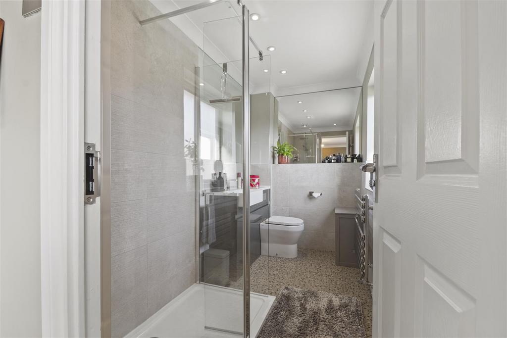 Shower room ensuite