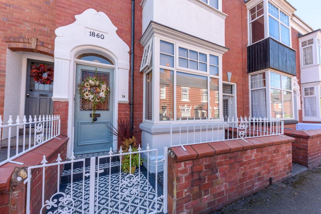 park-street-kingswinford-dy6-2-bed-terraced-house-275-000