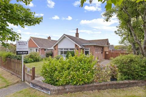 2 bedroom bungalow for sale, St. Thomas Drive, Bognor Regis, West Sussex, PO21 4UA