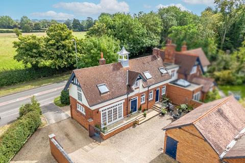 4 bedroom semi-detached house for sale, Leicester Road, Leicester LE8