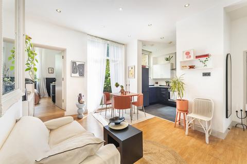 3 bedroom flat for sale, Durdans House, Kentish Town Road, London