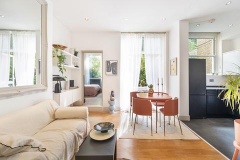 3 bedroom flat for sale, Durdans House, Kentish Town Road, London