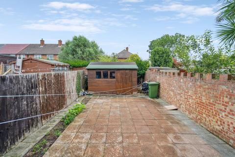 3 bedroom terraced house for sale, Trelawney Avenue, Langley