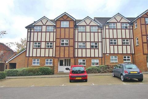 2 bedroom flat to rent, Lorne Gardens, Woking GU21