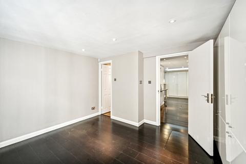 3 Uxbridge Street, London, W8 7TQ