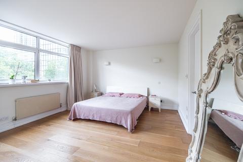 2 bedroom flat for sale, Martha's Buildings, Old Street, Islington, London