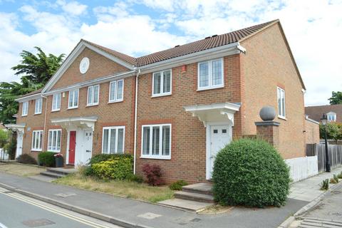 3 bedroom end of terrace house to rent, Rosslyn Park, Weybridge, KT13