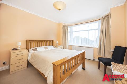 19 Irons Way, Romford, RM5 3RJ