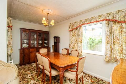 3 bedroom detached bungalow for sale, Broomhall Avenue, Wakefield WF1