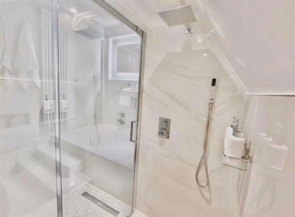 Bath &amp; Shower Room / WC: