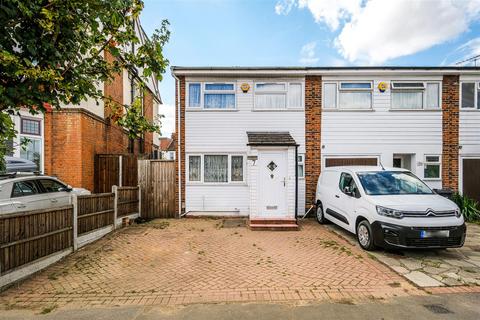 3 bedroom end of terrace house for sale, Wigram Road, Wanstead