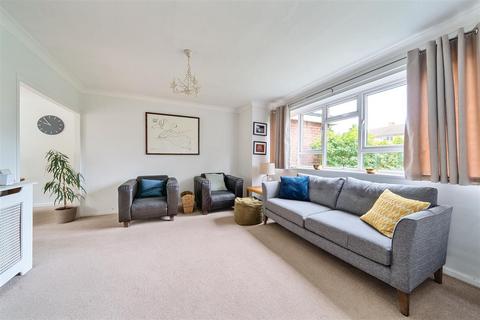 2 bedroom apartment for sale, Ardmay Gardens, Surbiton