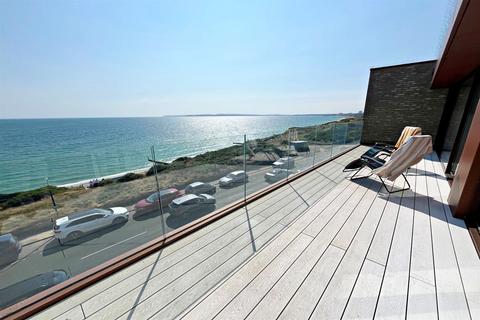 3 bedroom penthouse to rent, Southbourne