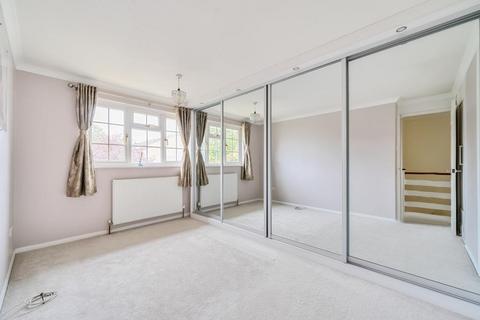 3 bedroom terraced house for sale, Wokng,  Surrey,  GU21