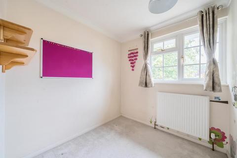 3 bedroom terraced house for sale, Wokng,  Surrey,  GU21