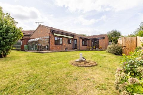 3 bedroom detached bungalow for sale, Thorn Bank, Guildford, GU2