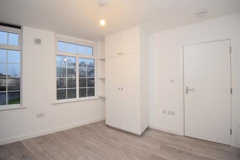 Studio to rent, 110A Victoria Road, Greater London HA4