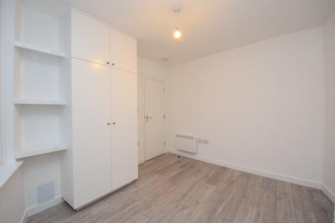 Studio to rent, 110A Victoria Road, Greater London HA4