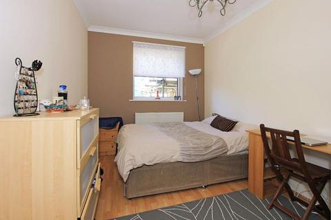 2 bedroom flat to rent, Florin Court 8 Dock Street, Tower Hill, London, E1