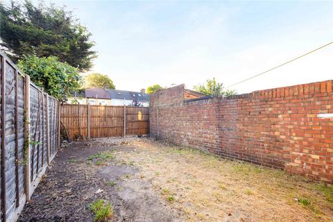 2b Gresham Road, East Ham, London, E6 6DS