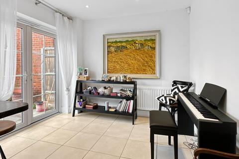 5 Gordons Close, Stapleford, Cambridge, CB22 5FL