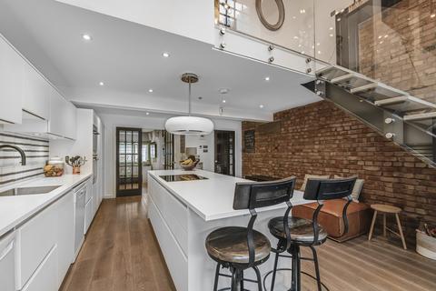 21 Regal Close, London, W5 2SB