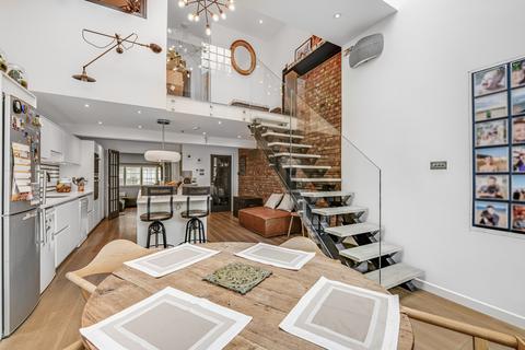 21 Regal Close, London, W5 2SB