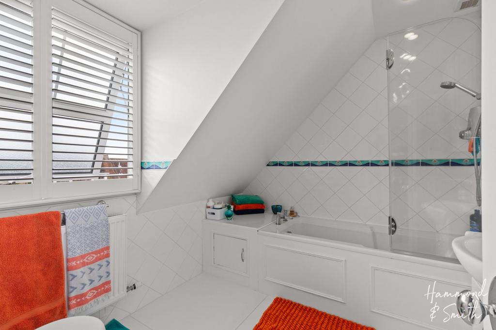 En-Suite Bathroom