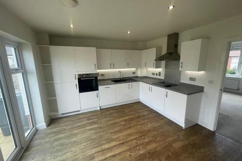 3 bedroom semi-detached house to rent, Beadon Way, Melton IP12