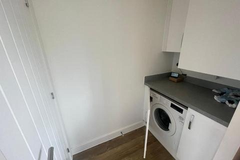 3 bedroom semi-detached house to rent, Beadon Way, Melton IP12