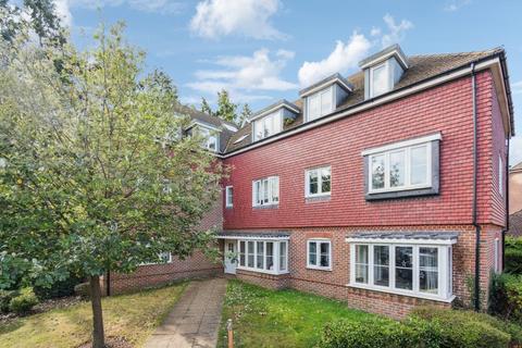 2 bedroom flat for sale, Hedgerley Lane, Gerrards Cross, Buckinghamshire