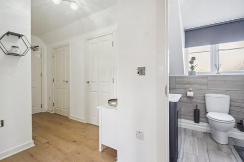 2 bedroom flat for sale, Hedgerley Lane, Gerrards Cross, Buckinghamshire