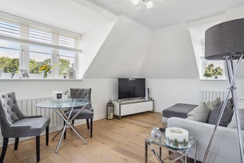 2 bedroom flat for sale, Hedgerley Lane, Gerrards Cross, Buckinghamshire