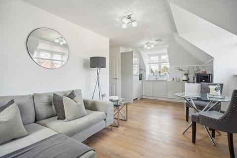 2 bedroom flat for sale, Hedgerley Lane, Gerrards Cross, Buckinghamshire