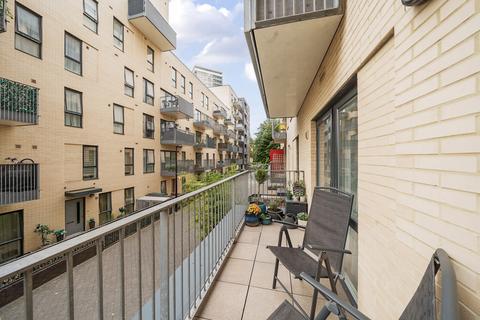 3 bedroom apartment for sale, Freda Street, London