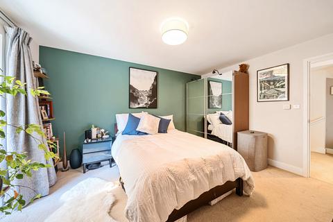 3 bedroom apartment for sale, Freda Street, London