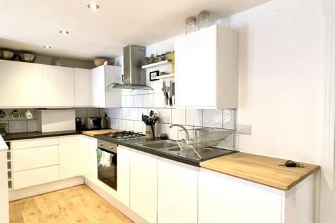 2 bedroom apartment to rent, Knollys Road, West Norwood, London, SW16