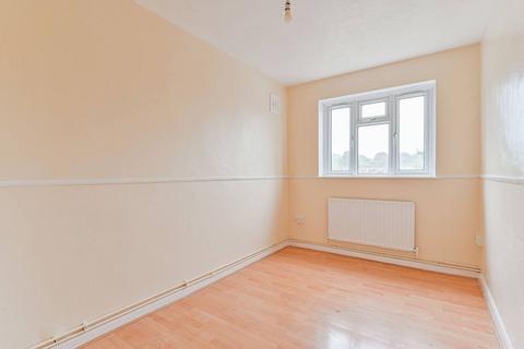 3 bedroom flat to rent, Rideout Street, Woolwich, London, SE18