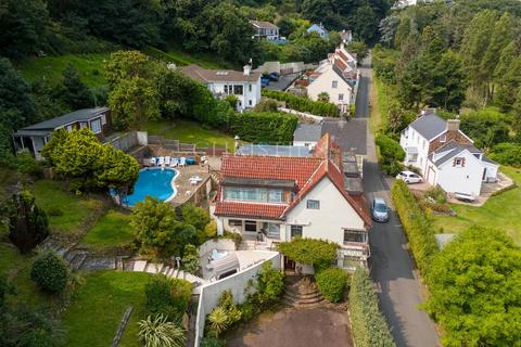 5 bedroom detached house for sale, Les Charrieres D'anne Port, St. Martin, Jersey. JE3 6DT