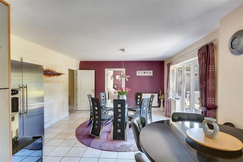349 Mapperley Plains, Mapperley, Nottingham, NG3 5RS