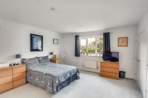 349 Mapperley Plains, Mapperley, Nottingham, NG3 5RS