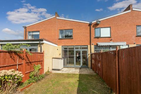 2 bedroom terraced house for sale, Farnburn Avenue, Slough SL1