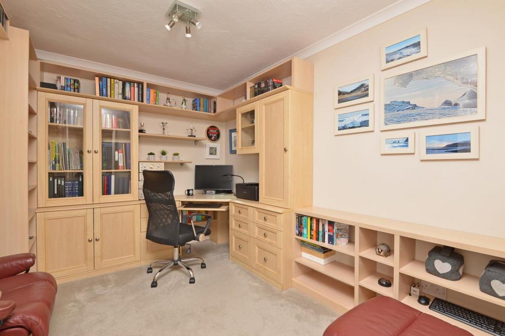 Study or bedroom 4.jpg