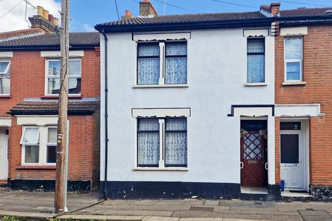 2 bedroom end of terrace house for sale, Roots Hall Avenue, Southend-on-Sea SS2