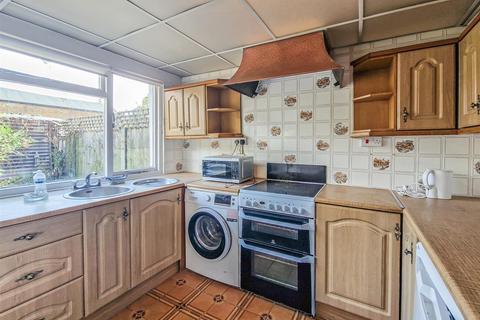 2 bedroom end of terrace house for sale, Roots Hall Avenue, Southend-on-Sea SS2