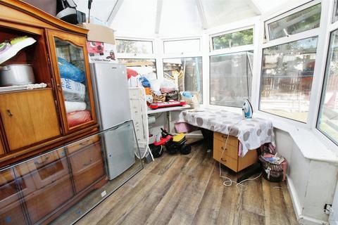 218 Carr Bottom Road, Bradford, BD5 9AQ